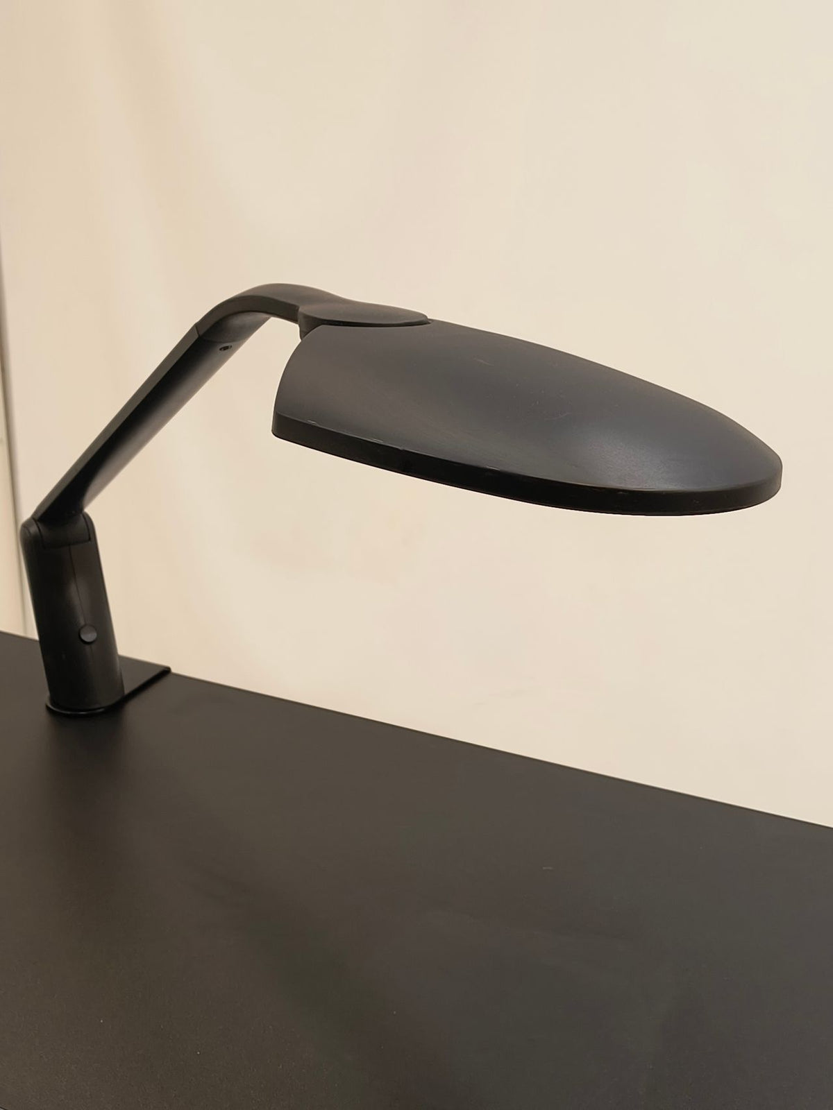 Unilux 518 18W skrivebordslampe