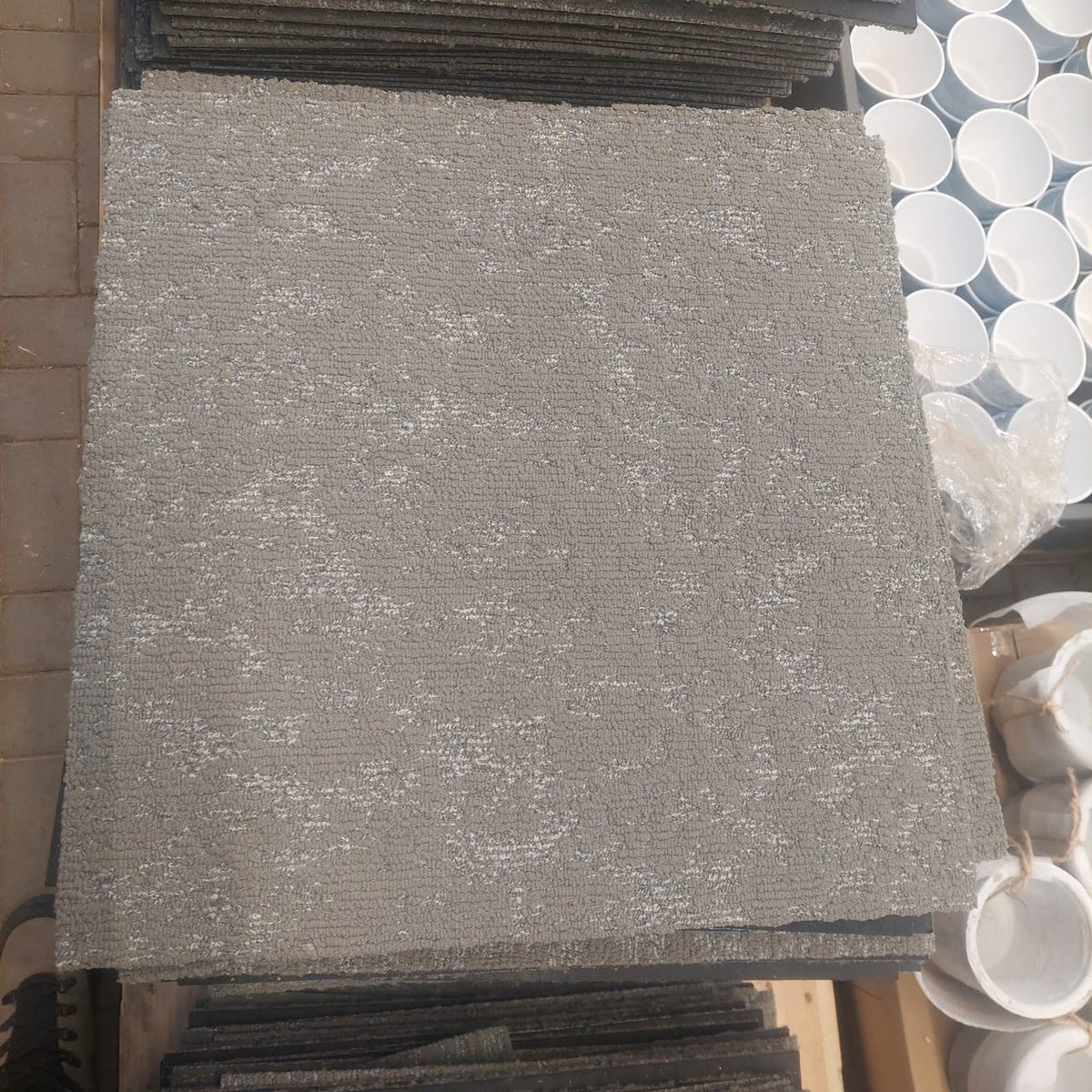 Teppefliser 50x50 cm grå med mønster