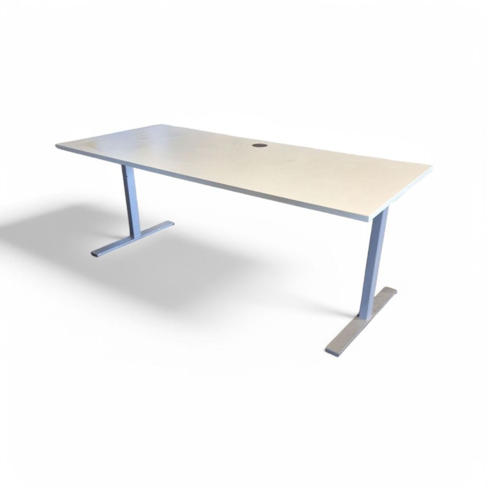 EFG Skrivebord 180x80cm, hvit