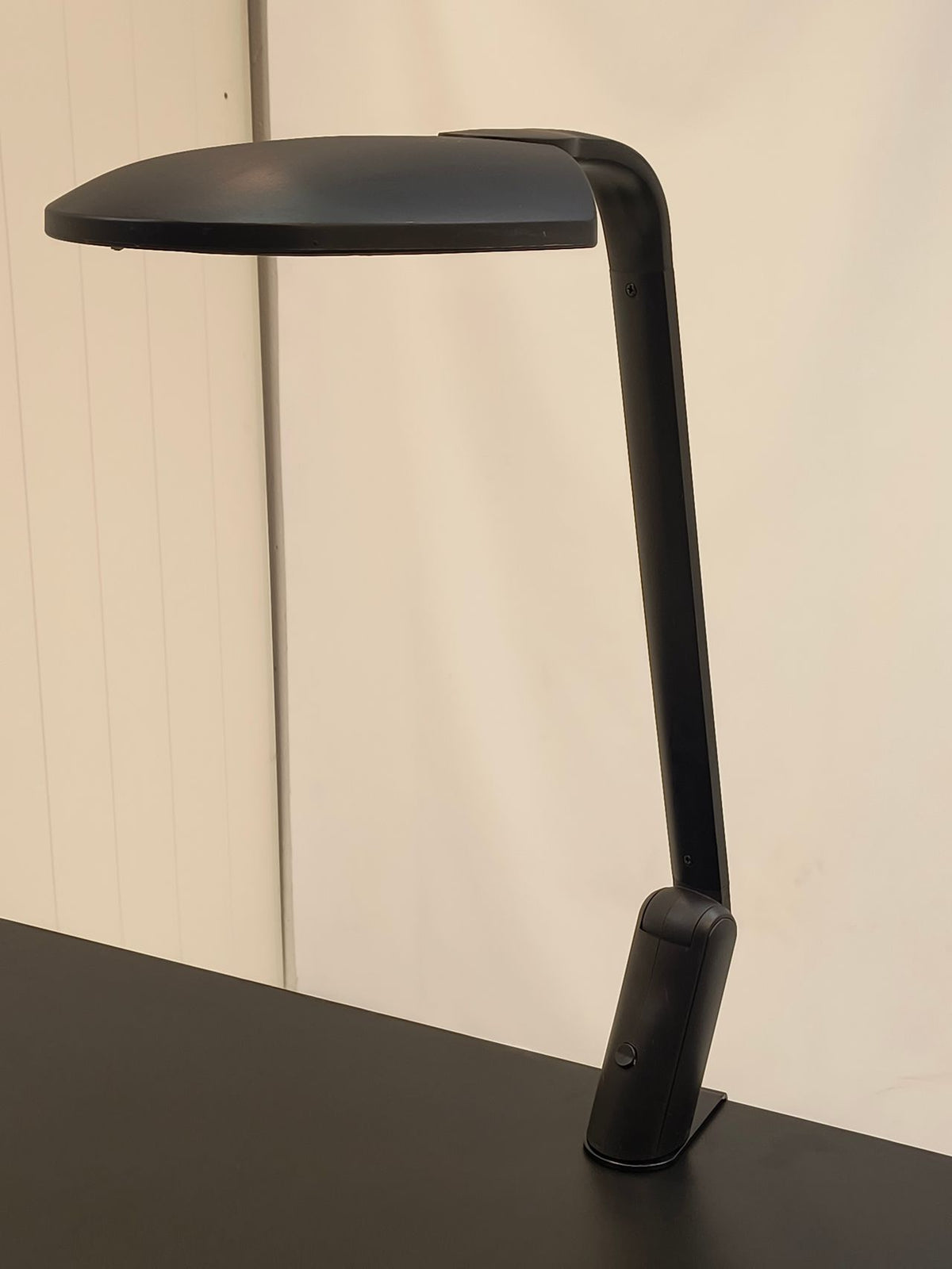 Unilux 518 18W skrivebordslampe