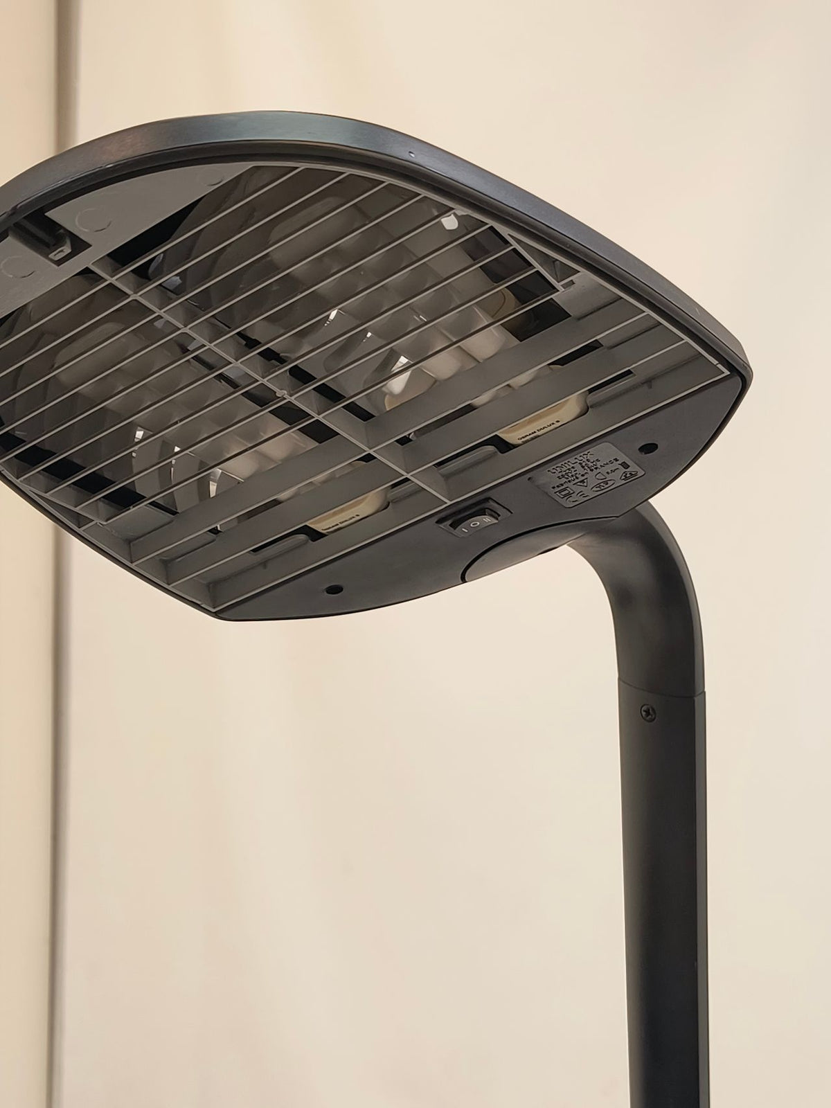 Unilux 518 18W skrivebordslampe
