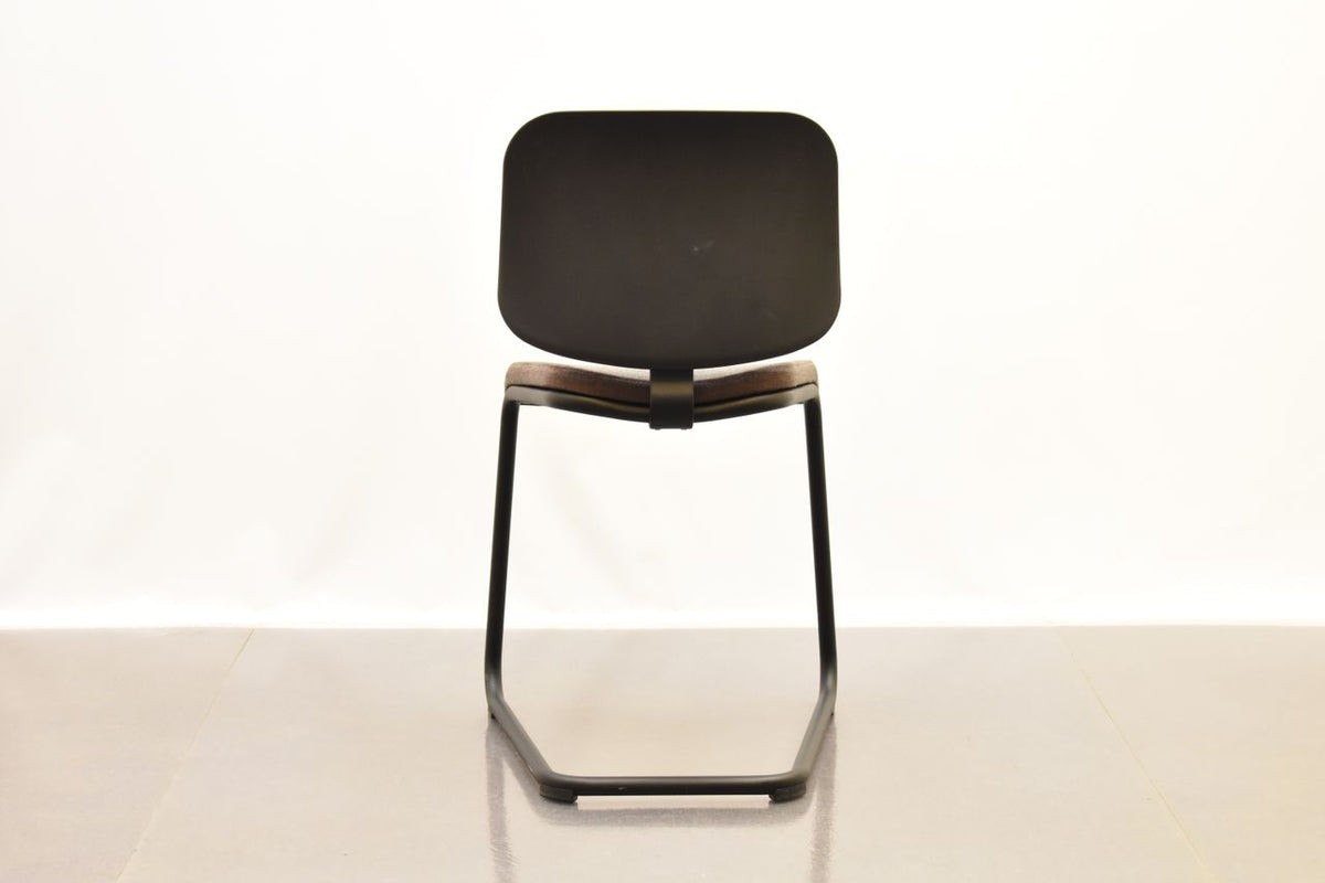 Lammhults konferansestol i stoff / sort, ADD-serie, pent brukt