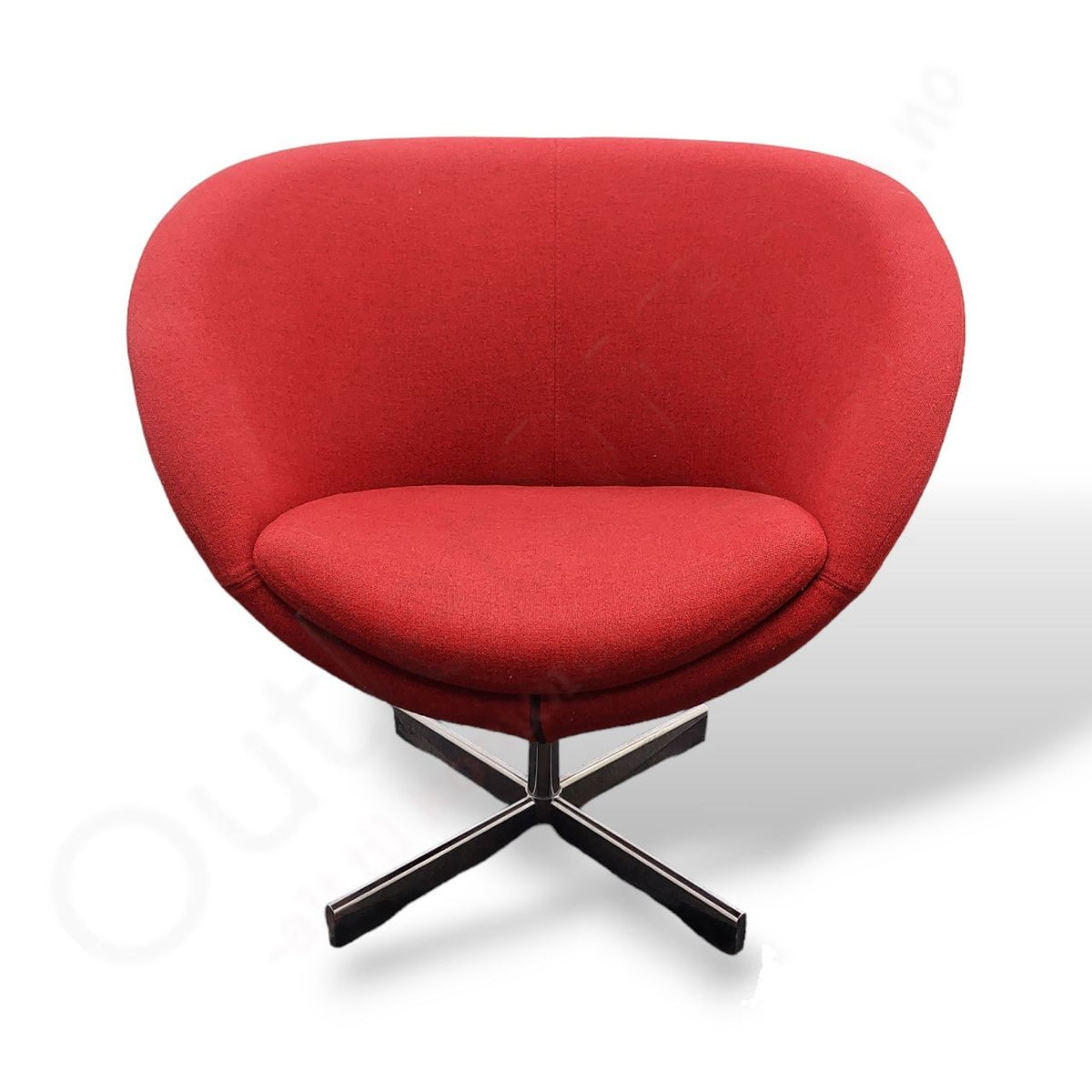 Fora form planet loungestol, rød