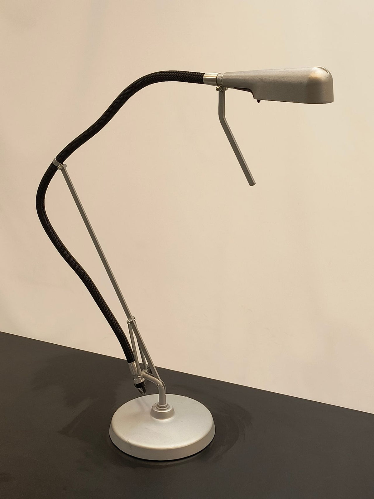 Luxo Arketto S bordlamper (40W, Grå)