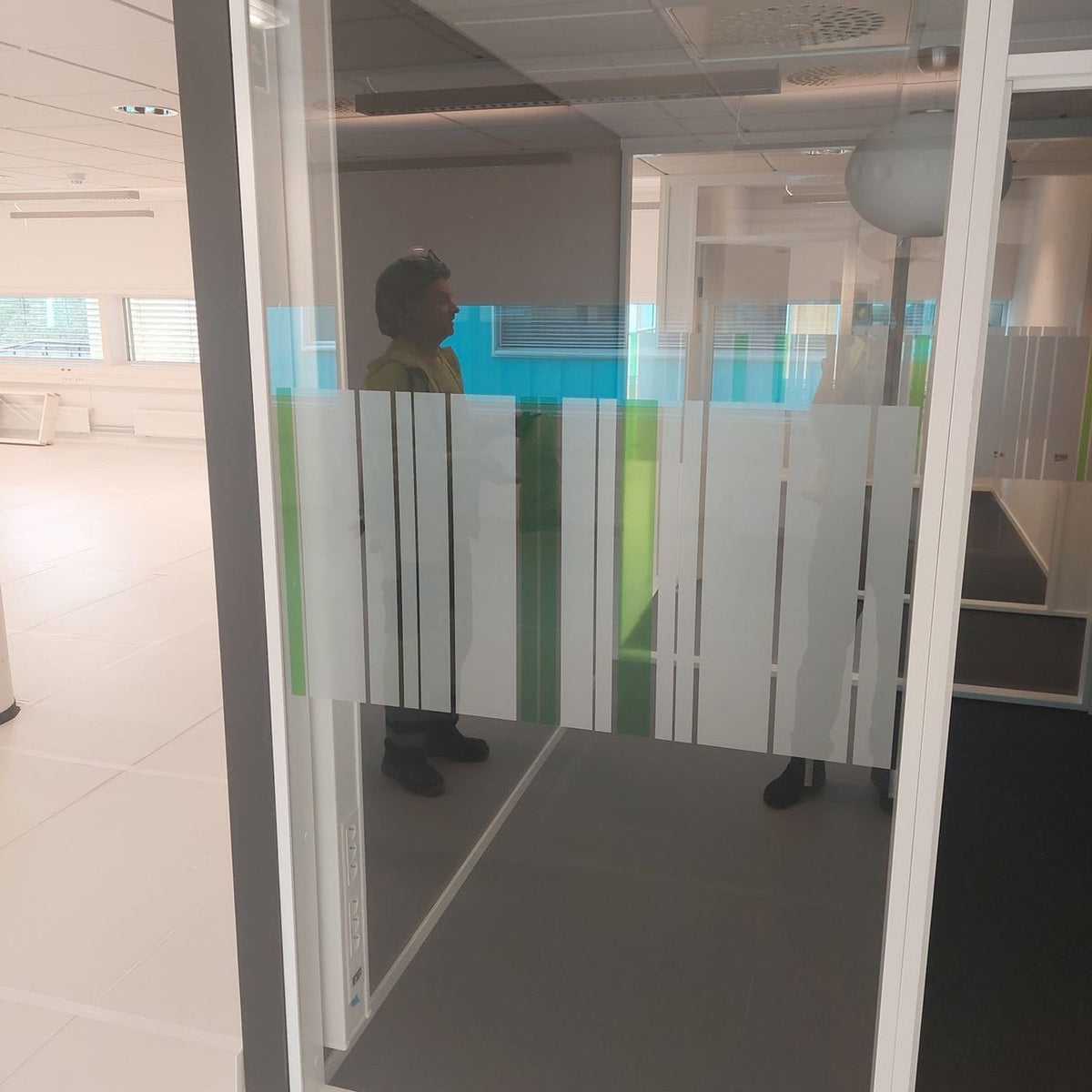 Glassvegger 70–150 cm bredde, høyde 240 cm