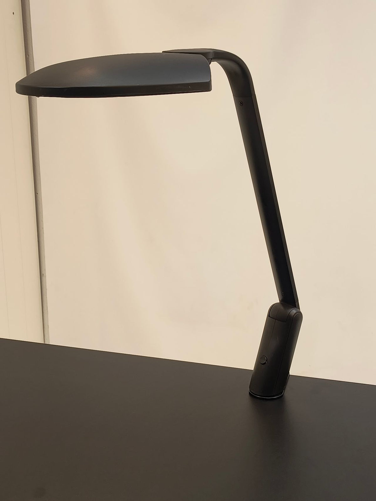Unilux 518 18W skrivebordslampe
