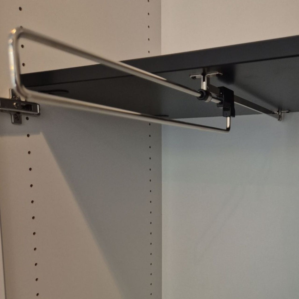 Steelcase garderobeskap, hvit